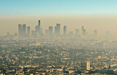 Brown layer of Los Angeles smog; photo taken on November 10, 2016.(California, environment, smog)